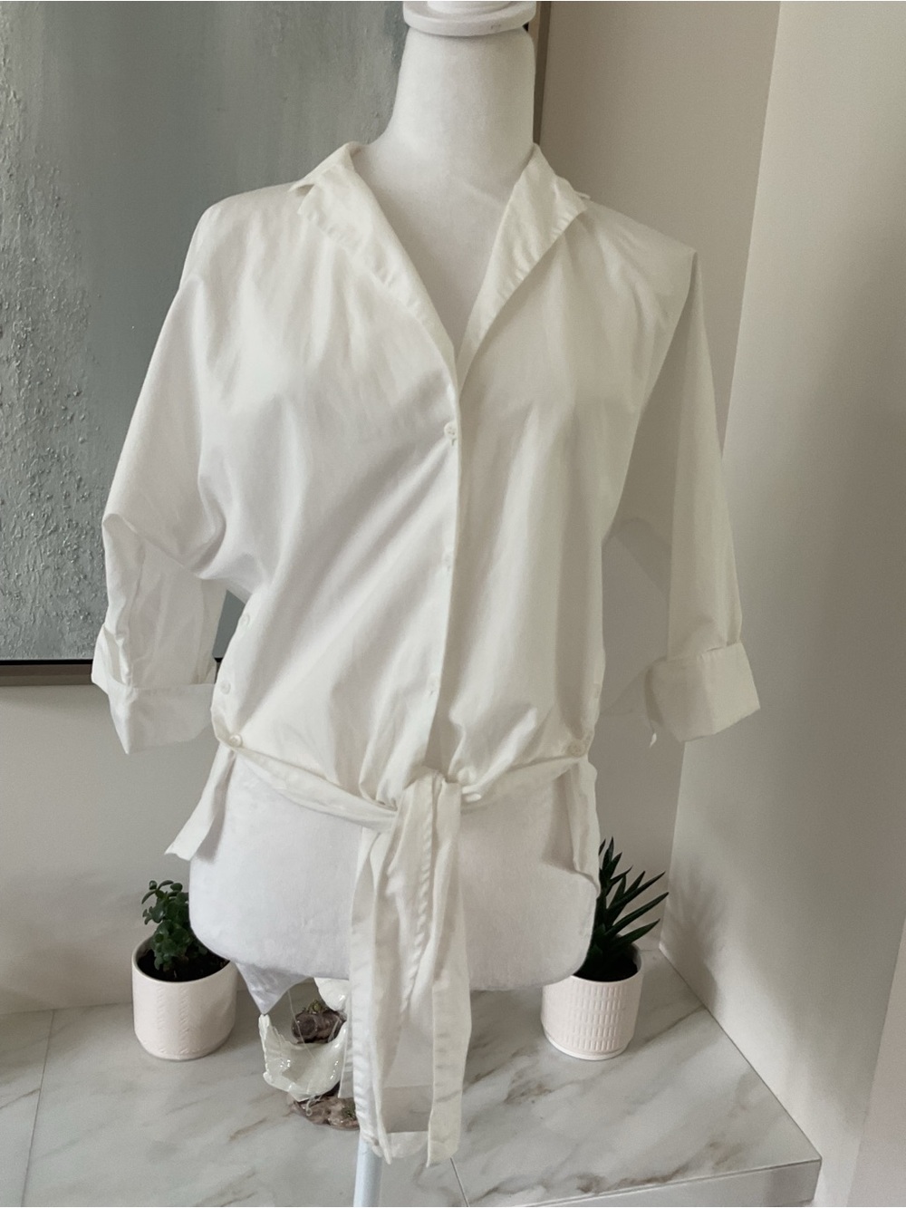 MO&Co Vintage Crisp Cream 100% Cotton Button-Front Tie Shirt